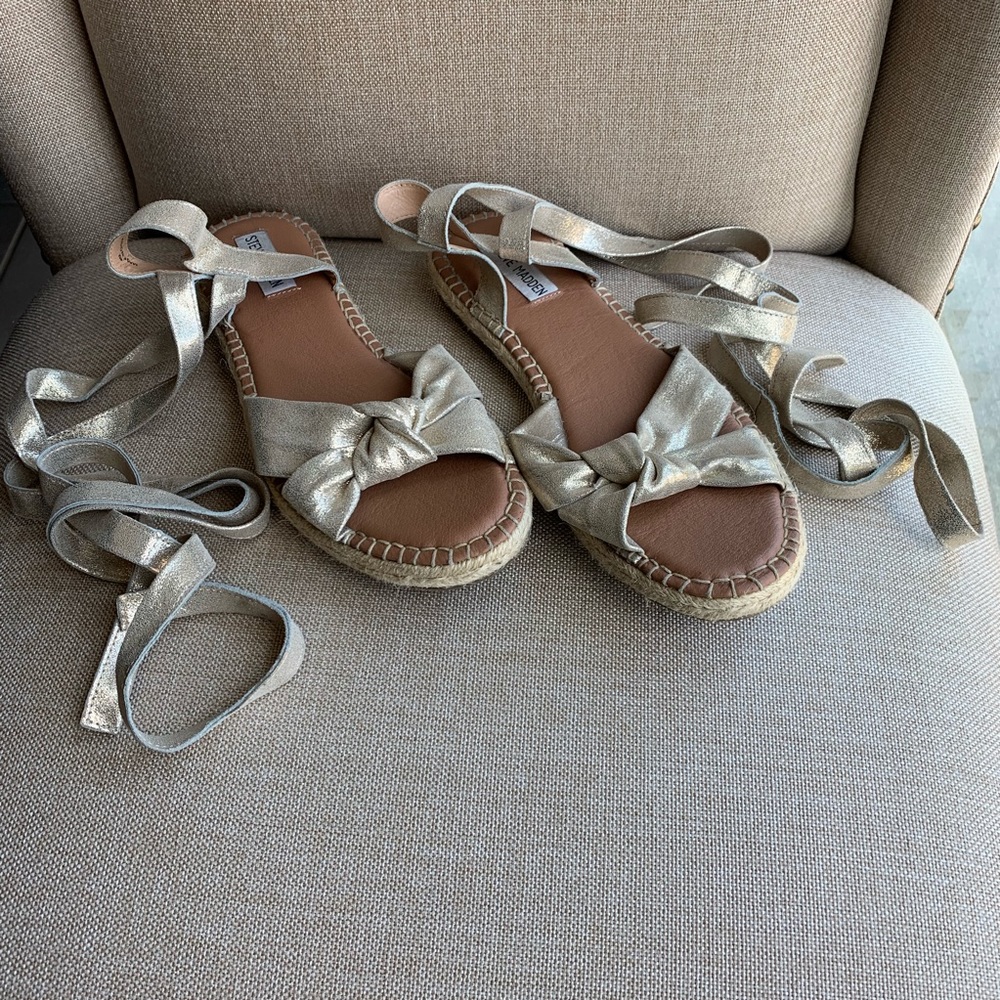 Steve madden lace-up flat sandals in gold color